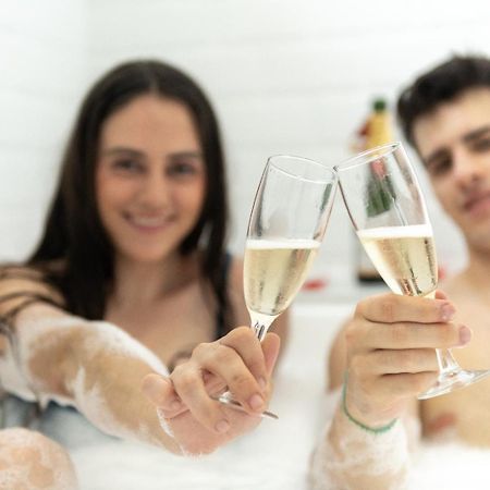 Alzira Bonita Suite Vip Jacuzzi Exterior foto