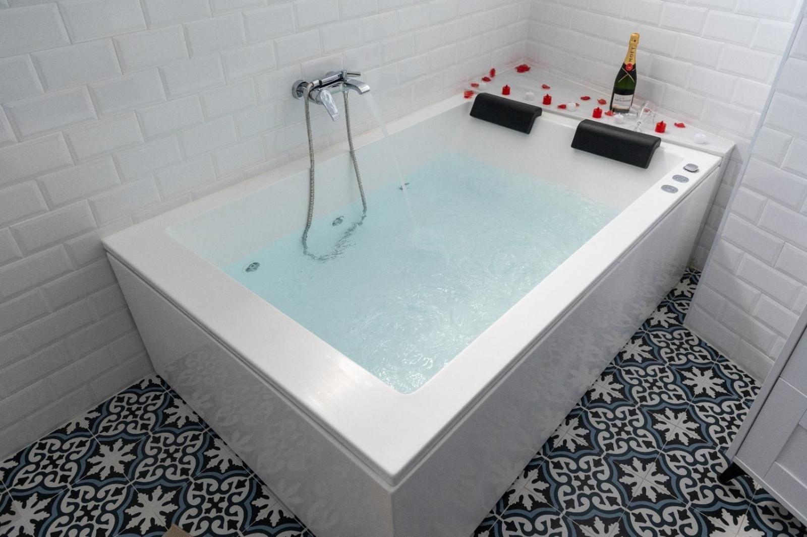 Alzira Bonita Suite Vip Jacuzzi Exterior foto